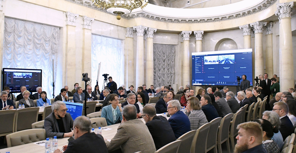 С.Е. Нарышкин поприветствовал участников совместной научной сессии Российской академии наук