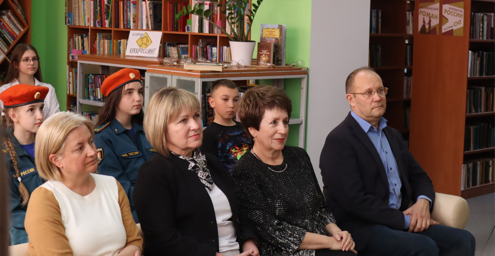 Севастопольское отделение РИО передало в дар библиотеке им. А. Аверченко коллекцию книг