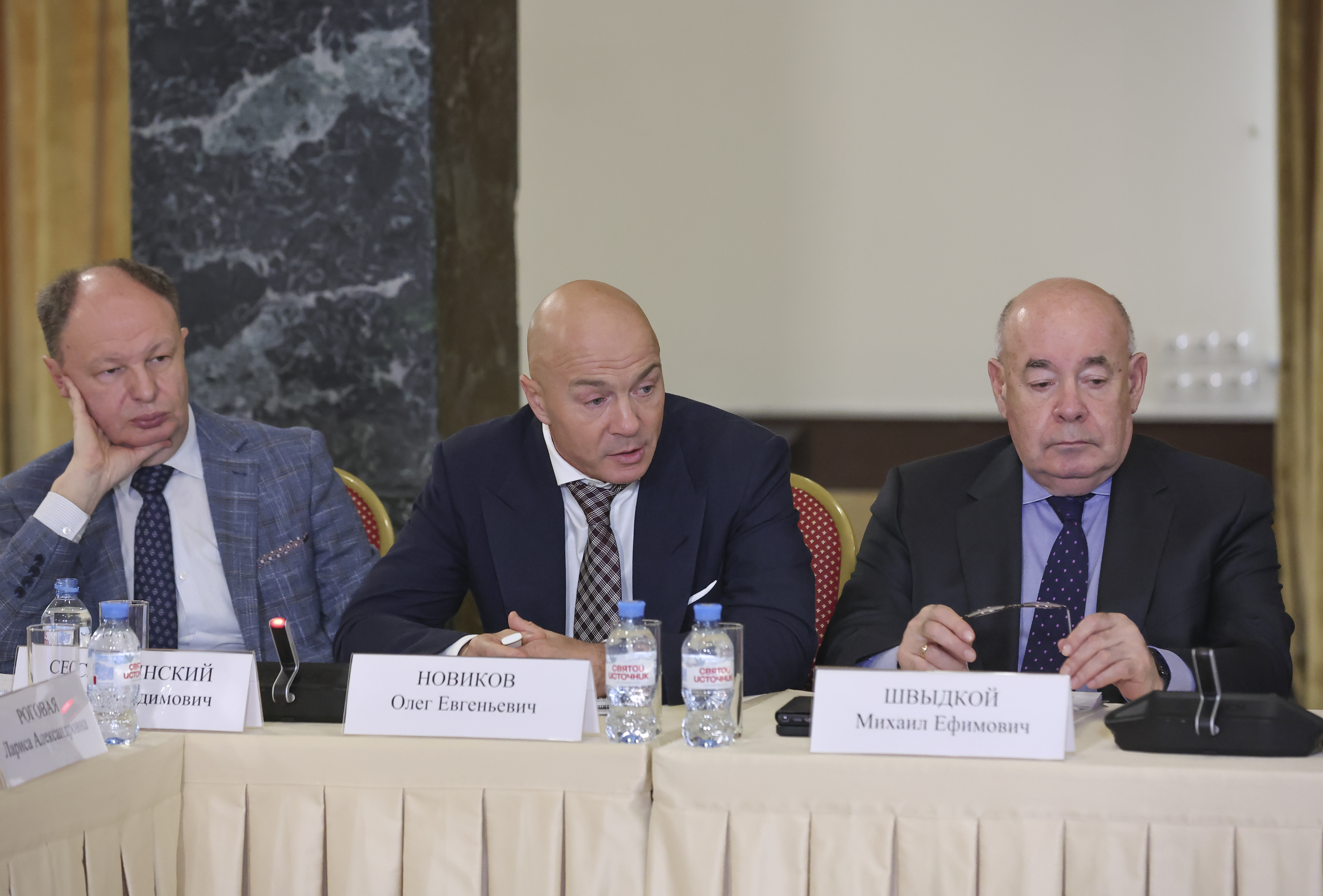 В Гостином дворе прошло заседание Оргкомитета по поддержке литературы, книгоиздания и чтения