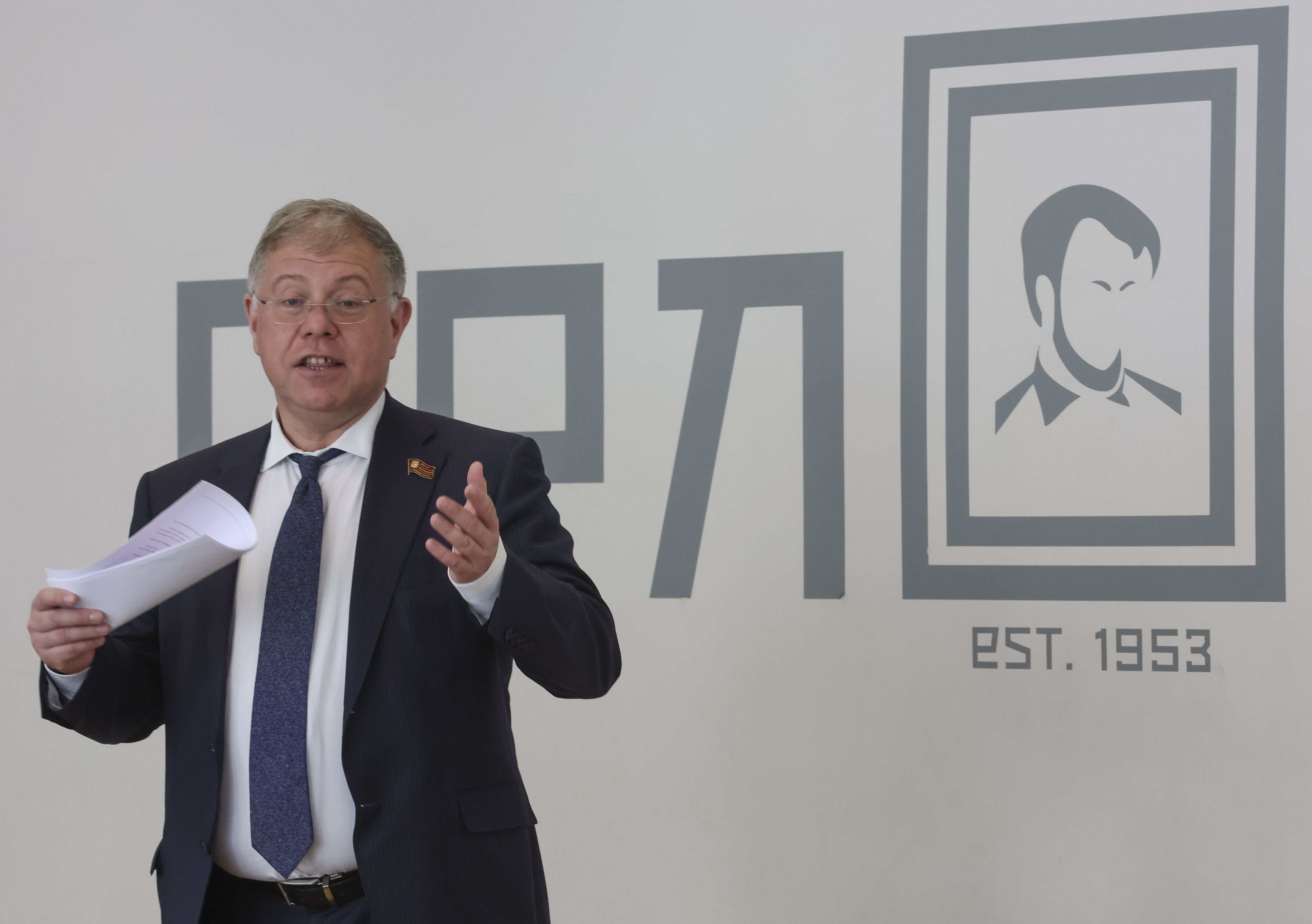 Руслан Гагкуев поприветствовал участников конкурса чтецов имени С.С. Орлова