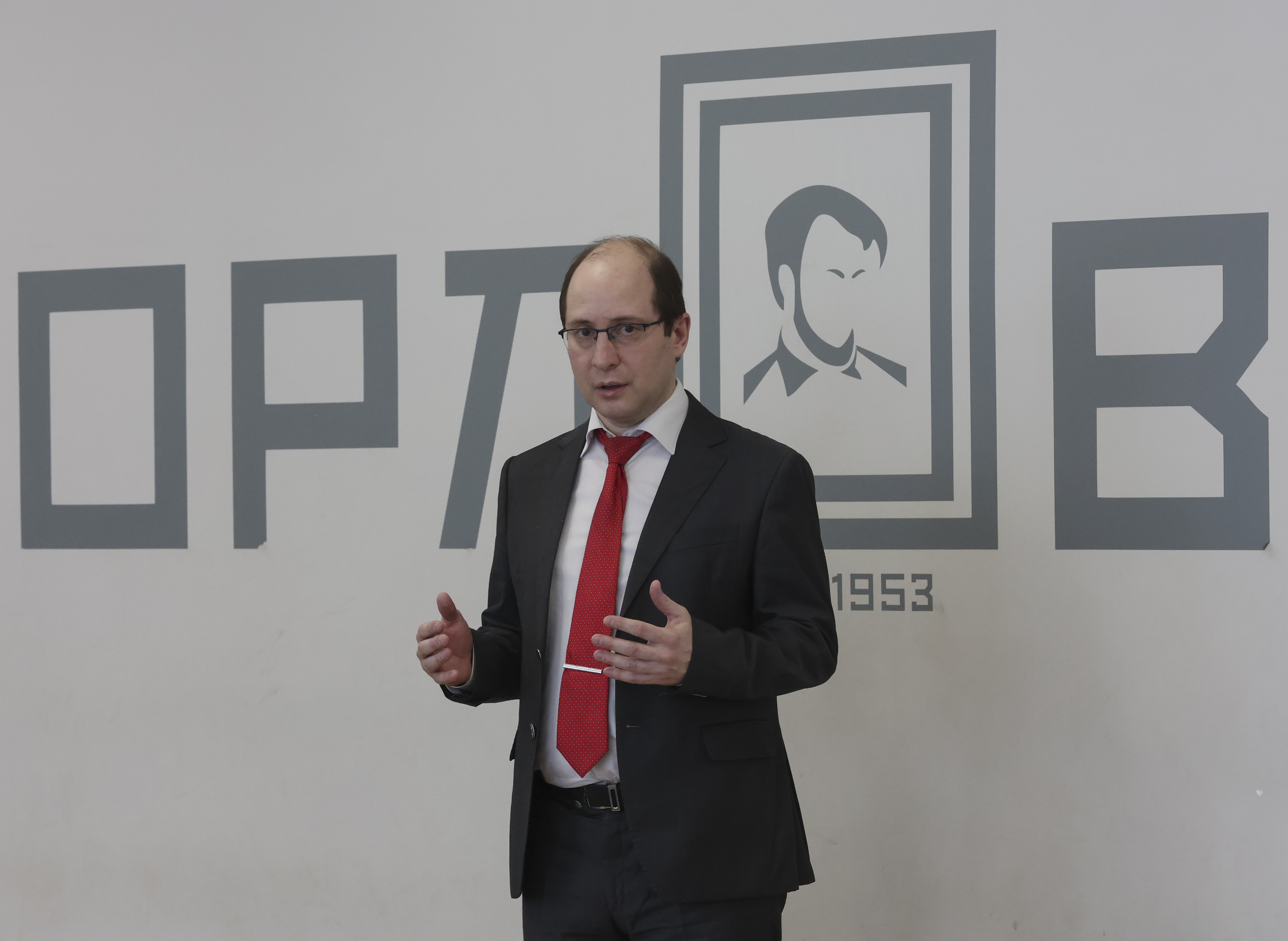 Руслан Гагкуев поприветствовал участников конкурса чтецов имени С.С. Орлова