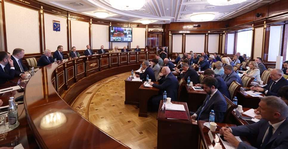 18 июня 2025 года в здании Правительства Ленинградской области состоялось первое заседание Организационного комитета по подготовке к празднованию 100-летия основания региона