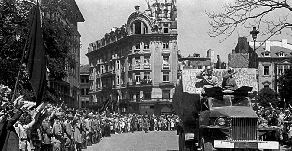 4 апреля 1945 года советские войска освободили от немецко-фашистских захватчиков Братиславу — столицу Словакии.