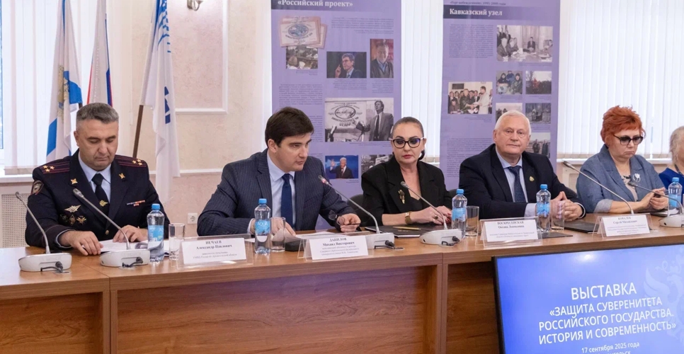 В САФУ открылась выставка «Защита суверенитета Российского государства. История и современность»