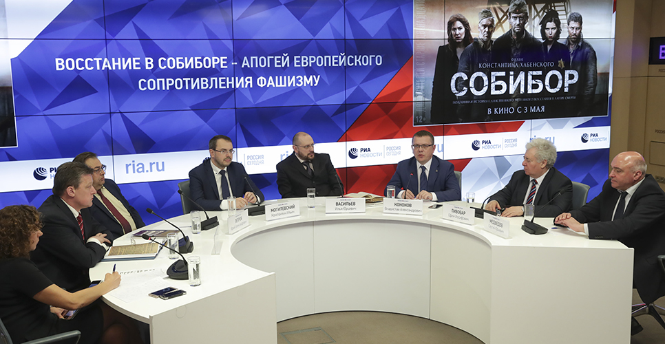 239856982635623659686-1.jpg