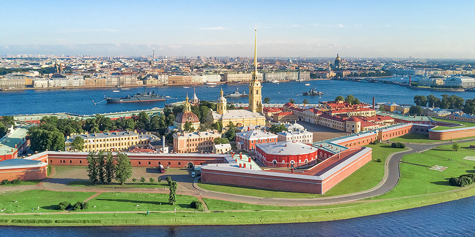 27 мая 1703 года на Заячьем острове Петром I был заложен город Санкт-Петербург