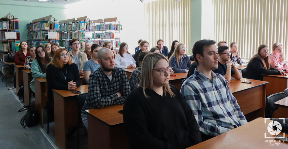 В Барнауле прошёл круглый стол «Алтайский край в годы Великой Отечественной войны»
