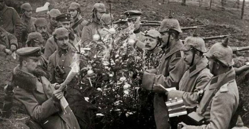 24 декабря 1914 состоялось Рождественское перемирие в ходе Первой мировой