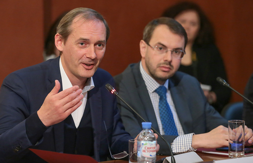 андрей петров на круглом столе &laquo;Революция и литература&raquo;