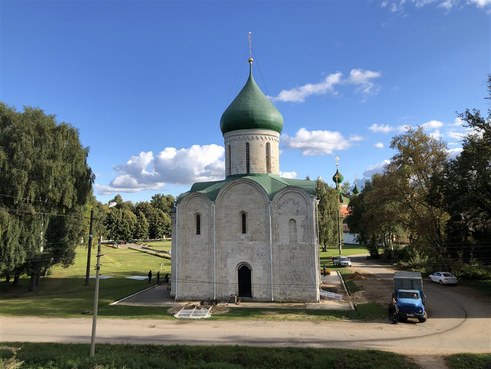 Древности Спасо-Преображенского собора Переславля-Залесского: новые археологические открытия и новые граффити