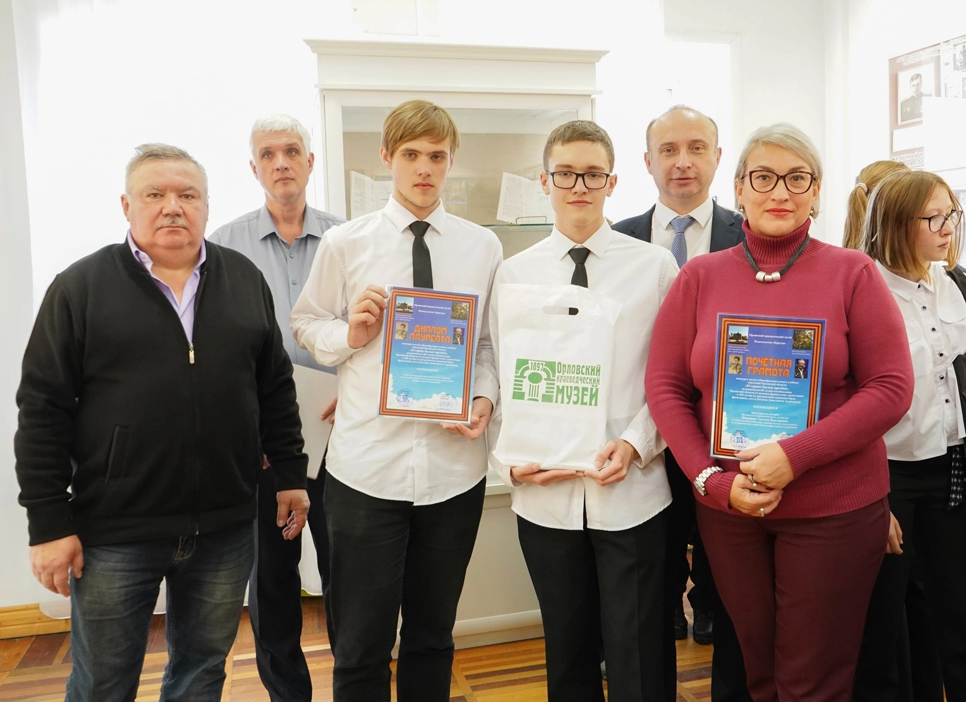 В Орле открылась выставка «О героях былых времён…», посвящённая поэту Е.Д. Аграновичу