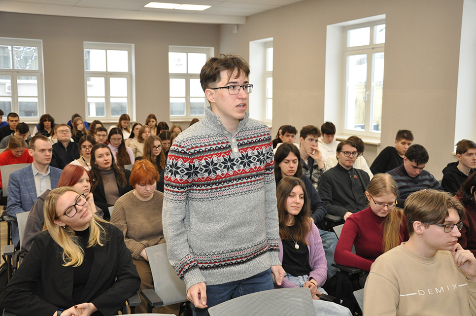 25 февраля 2026 года председатель Правления Российского исторического общества Р.Г. Гагкуев встретился со студентами Тверского государственного университета