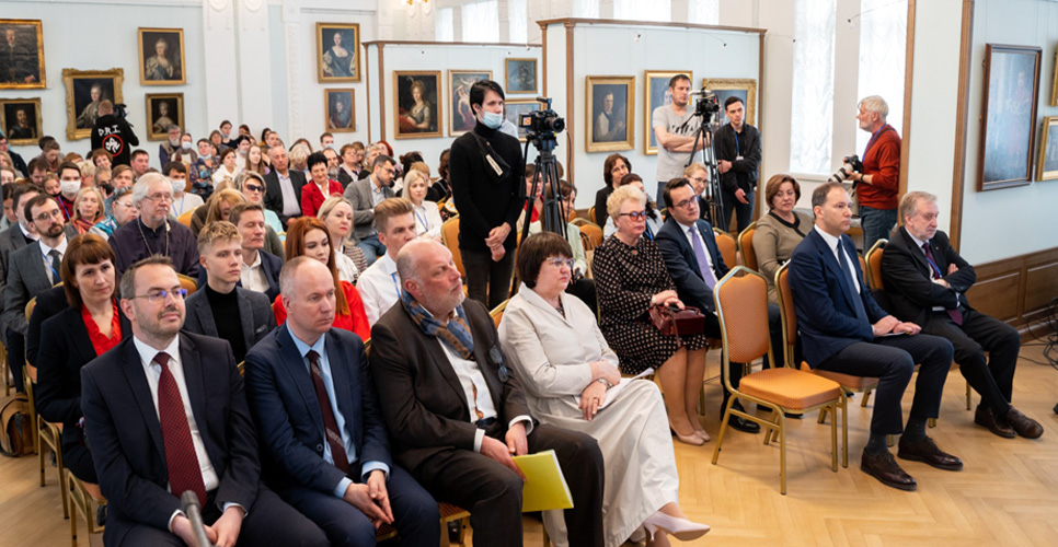 В Пскове прошло пленарное заседание, посвящённое 350-летию со дня рождения Петра I