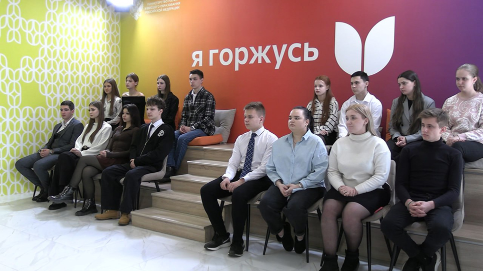 Студенты ДНР познакомились с роликом волгоградских историков к юбилею В.И. Чуйкова